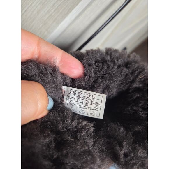 Brown Ugg Boots size 8 - Picture 6 of 6